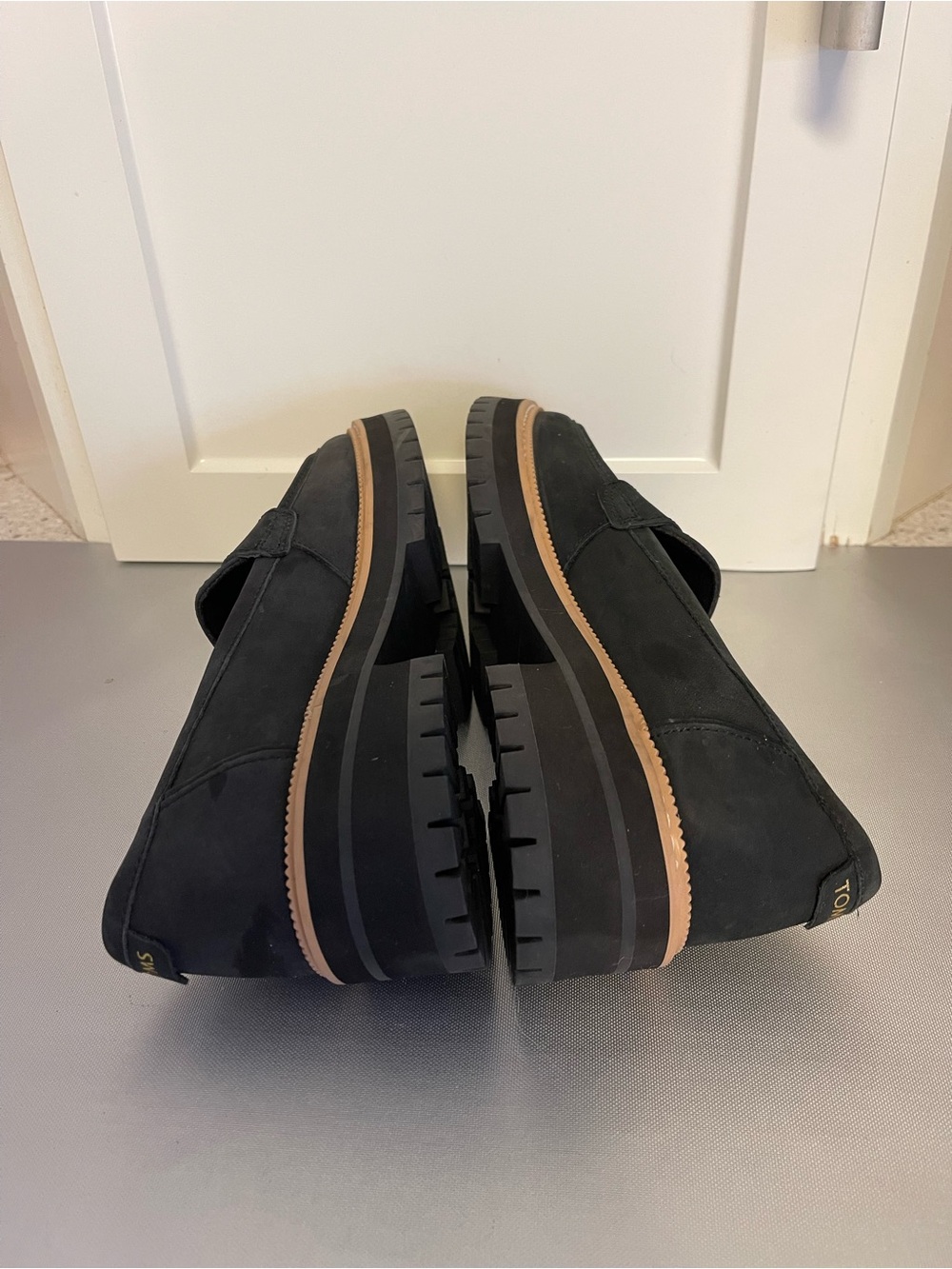 TOMS Cara Black Leather Penny Loafers Slip On Sz 9 - Picture 5 of 9